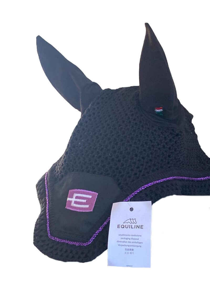 Equiline e-logga tävlingshuva i svart med lilaglittrig passpoal